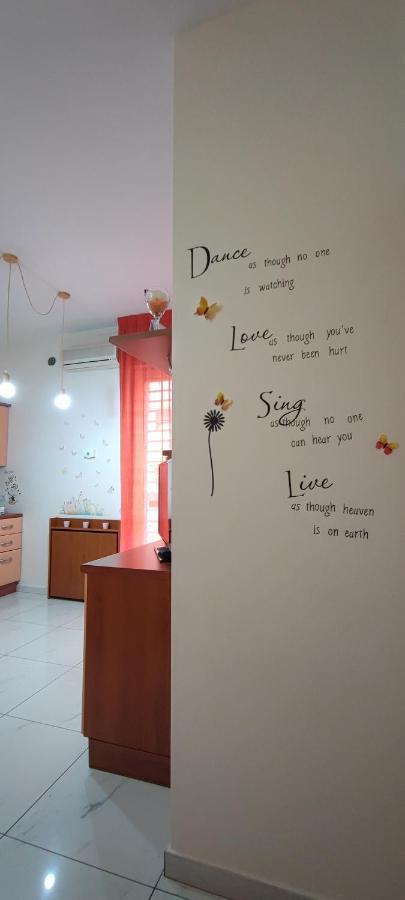 בארי Mariposa Guest House מראה חיצוני תמונה